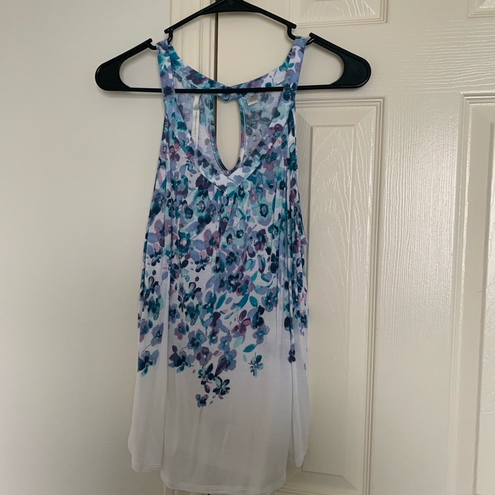 Halter top - Picture 2 of 9